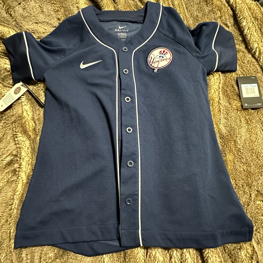 New York Yankees button up with slits on side.